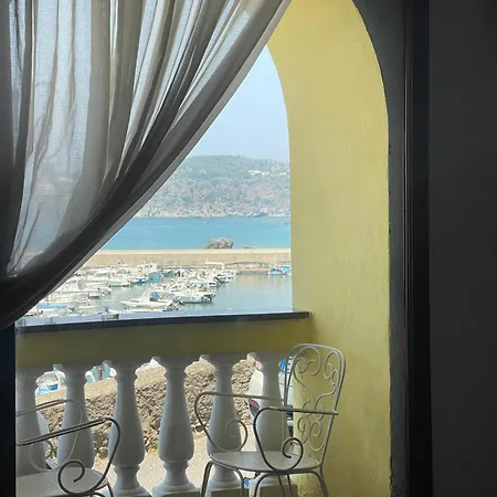 Storica Casa Foriana イスキア島